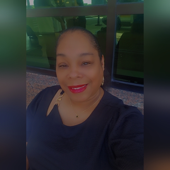 🔥Meet your Posher, Mrs. Doniniques🔥 - Picture 16 of 17